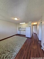 409 Iolani Ave in Honolulu, HI - Building Photo