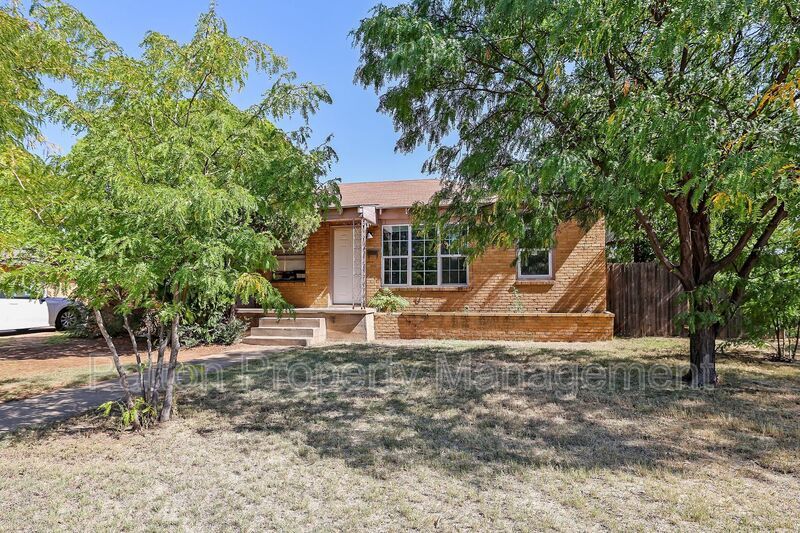 109 S Palo Duro St in Amarillo, TX - Building Photo