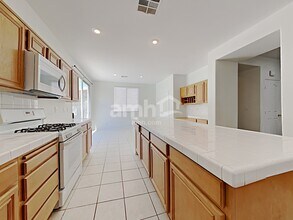 9055 Hunting Arrow St in Las Vegas, NV - Foto de edificio - Building Photo