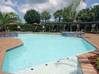 Resort Style Pool - Mainstreet Annex Apartments in Lafayette, Louisiana