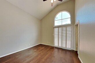 8538 Sparkling Springs Dr in Houston, TX - Building Photo - Building Photo