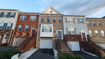 25146 Harpenden Terrace in Aldie, VA - Building Photo