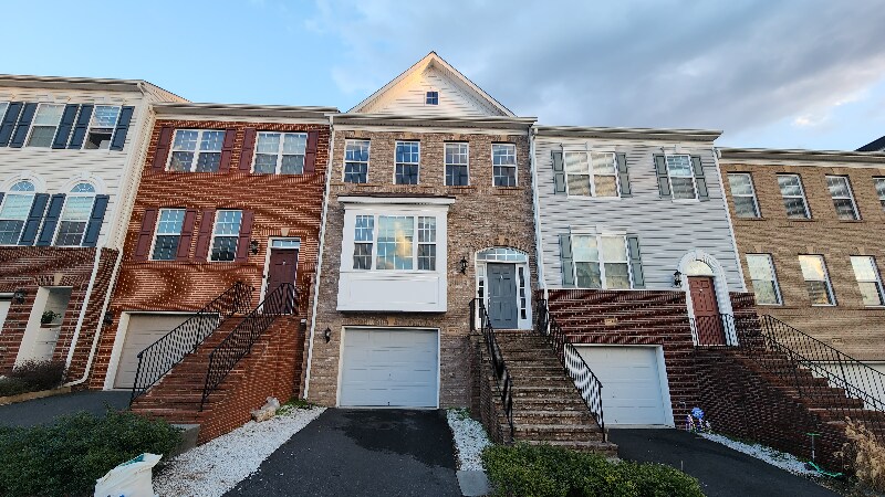 25146 Harpenden Terrace in Aldie, VA - Building Photo