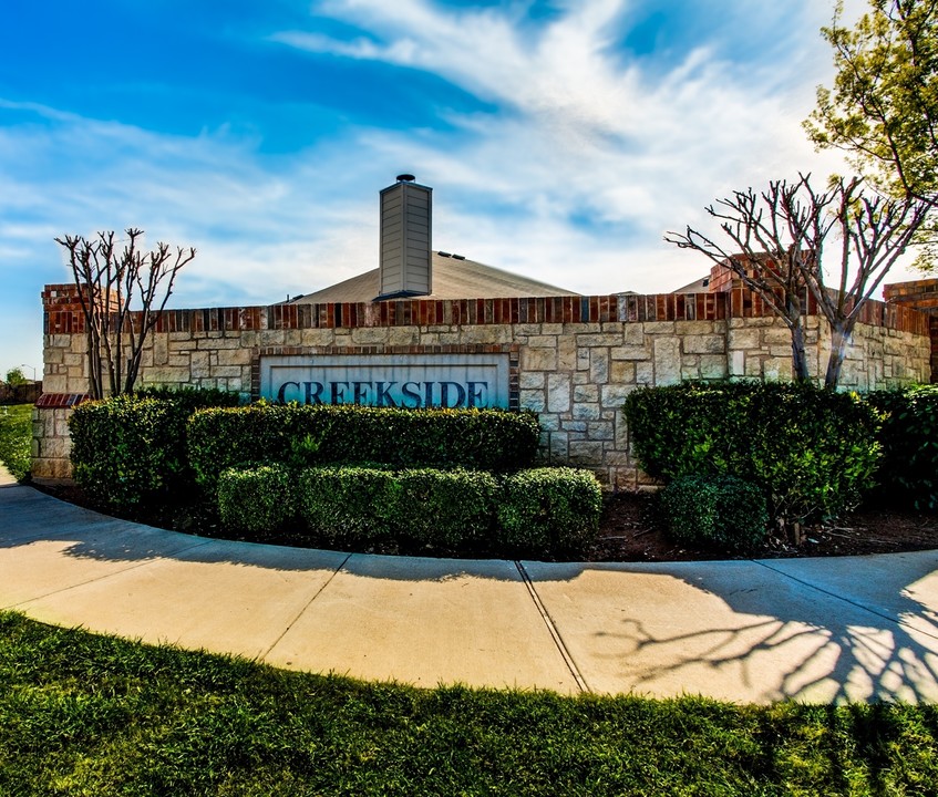 Creekside in Crowley, TX - Building Photo