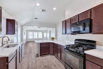 1218 Newsome Glenn Dr in Houston, TX - Building Photo - Building Photo