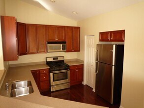 3147 Saganashke in Naperville, IL - Building Photo - Building Photo