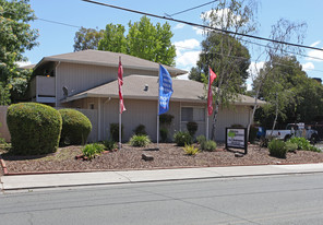 Lincoln Crest Apartments