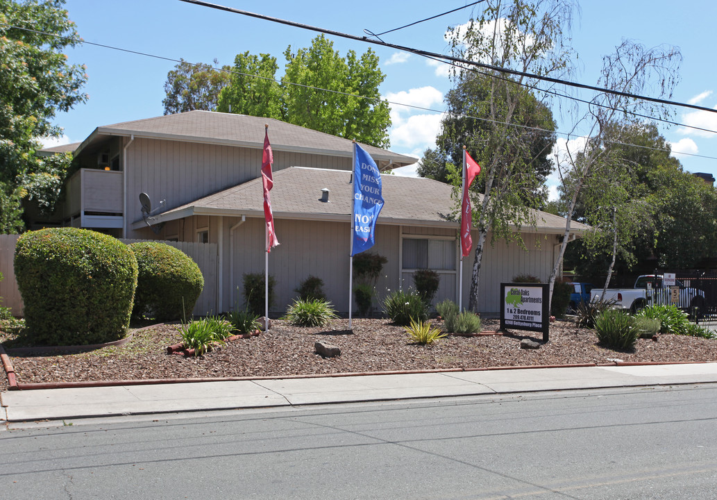 Lincoln Crest Apartments - Renovated Apart... in Stockton, CA - Building Photo