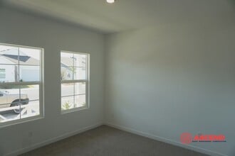 9618 Greenwood Gln Ln in Shafter, CA - Building Photo - Building Photo