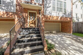 205 Dennis St in Houston, TX - Building Photo - Building Photo