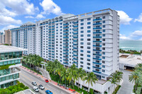 2301 Collins Ave, Unit 1440 in Miami Beach, FL - Foto de edificio - Building Photo