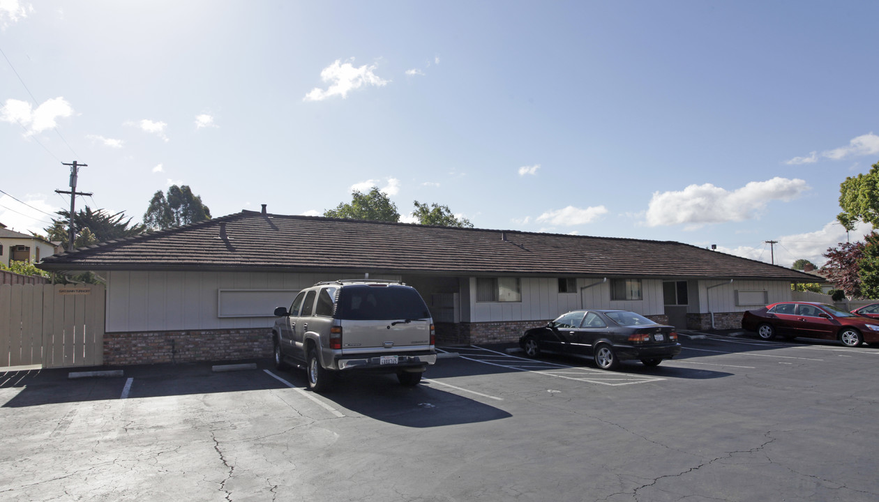 20668-20670 Forest Ave in Castro Valley, CA - Building Photo