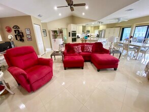 1127 E Seminole Ave in Jupiter, FL - Building Photo - Building Photo