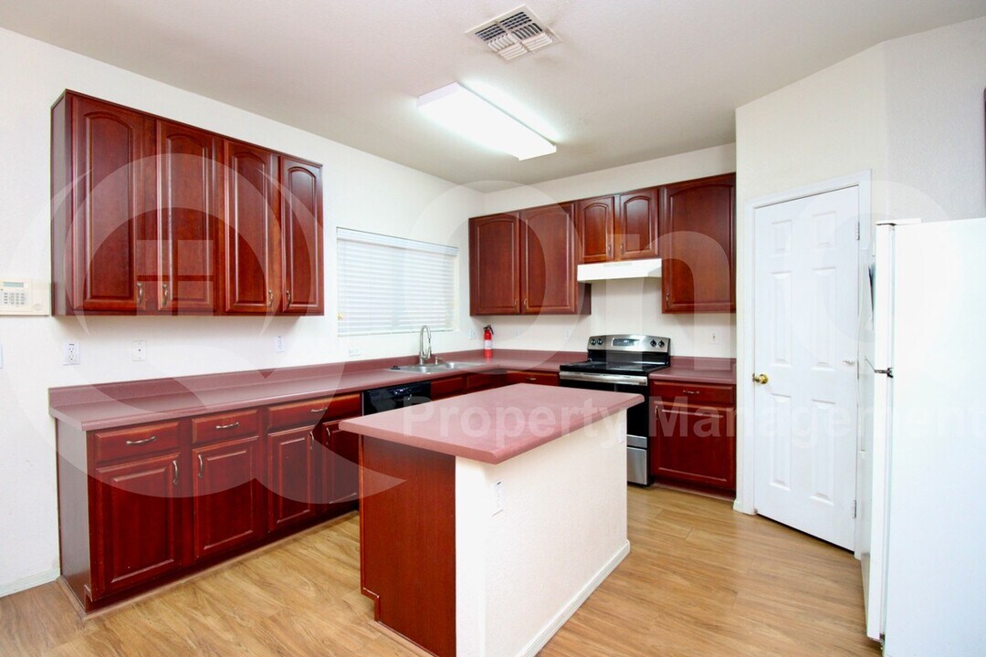 3062 S Mandy in Mesa, AZ - Foto de edificio