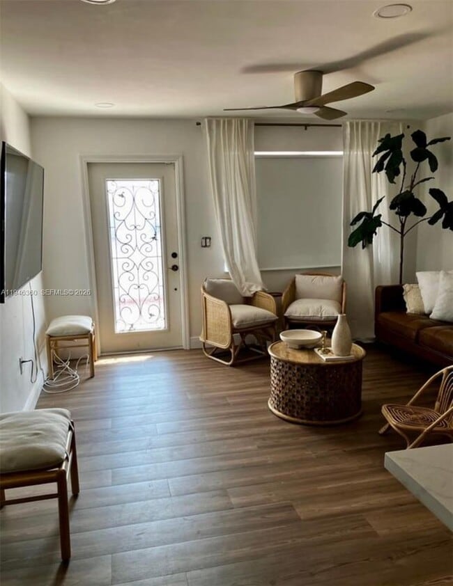 8221 NW South River Dr in Medley, FL - Building Photo - Building Photo