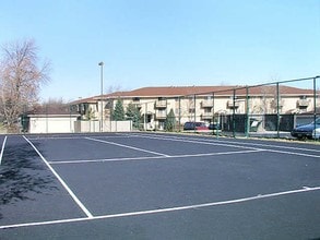 Park Terrace Apartments in Park City, IL - Foto de edificio - Building Photo