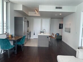 55 SE 6th St, Unit PH 4307 in Miami, FL - Building Photo - Building Photo