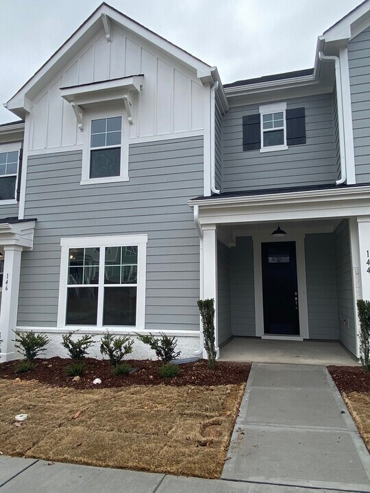 144 Etteinne Garden Ln in Wake Forest, NC - Building Photo