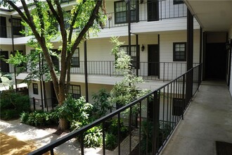 203 E 31st St in Austin, TX - Foto de edificio - Building Photo