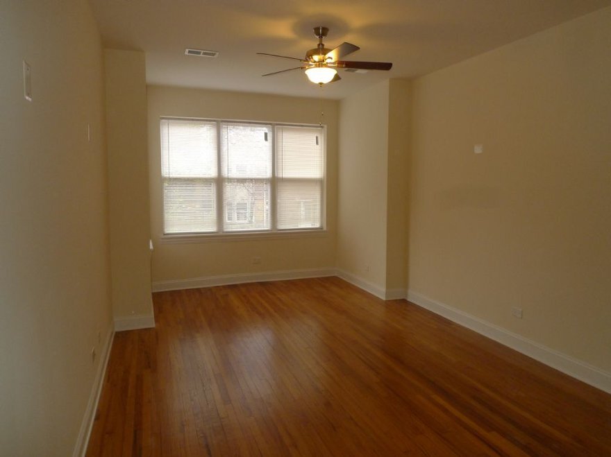 2643 N Fairfield Ave, Unit 3 in Chicago, IL - Building Photo