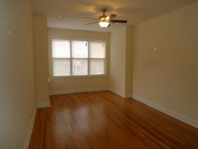 2643 N Fairfield Ave, Unit 3