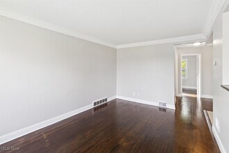 11108 Wallingford Ave in Garfield Heights, OH - Building Photo - Building Photo