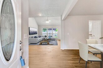 15 White Bark Pl in The Woodlands, TX - Building Photo - Building Photo