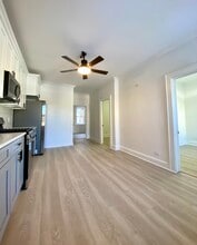 55 Spring St, Unit First Floor in Lodi, NJ - Foto de edificio - Building Photo