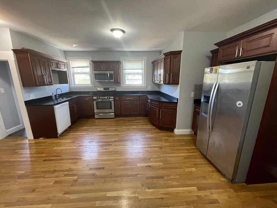 330 Western Ave in Cambridge, MA - Building Photo