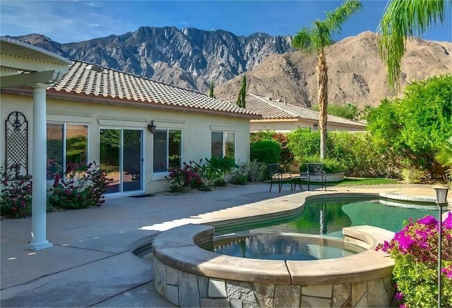 988 Alta Ridge, Unit 830-2E in Palm Springs, CA - Building Photo - Building Photo