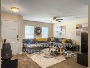 204 Wildberry Ln in Goose Creek, SC - Building Photo - Building Photo