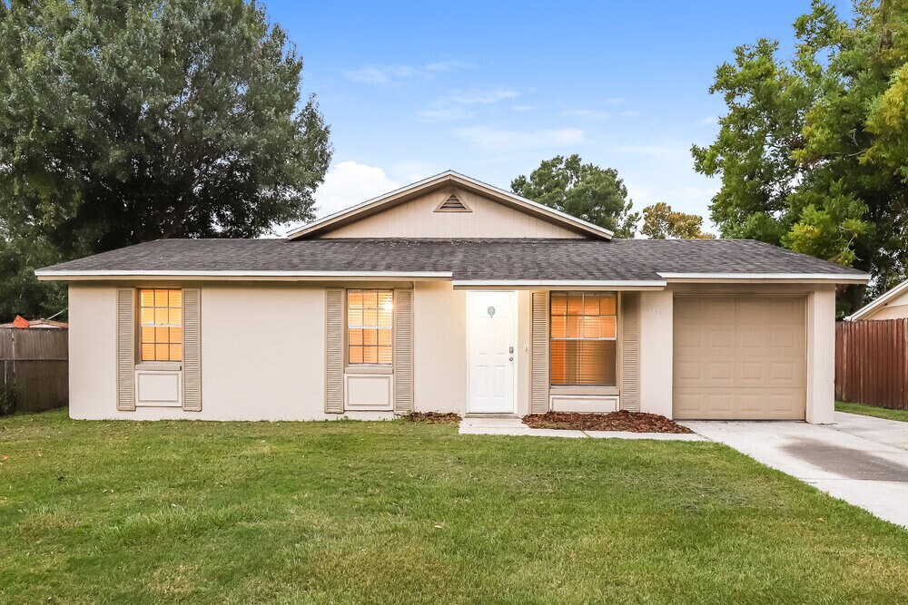 3511 Breezewood Dr in Tampa, FL - Building Photo
