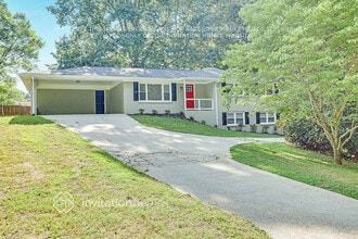 3558 Pine Needle Dr SW in Marietta, GA - Foto de edificio - Building Photo