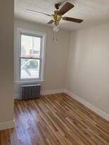 98 Maplewood Ave in Gloucester, MA - Building Photo