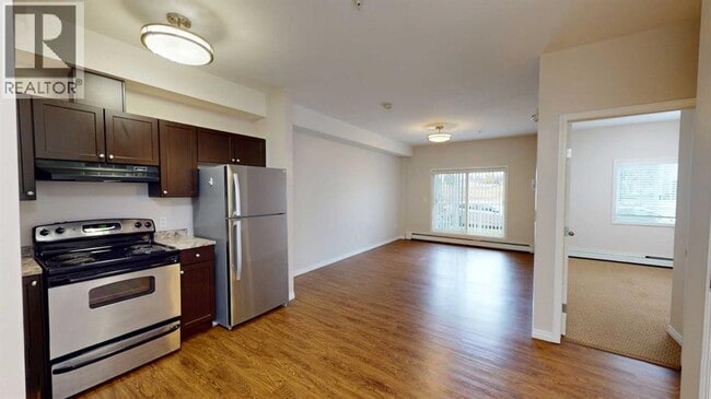 10004-1097A 97A St in Grande Prairie, AB - Building Photo - Building Photo