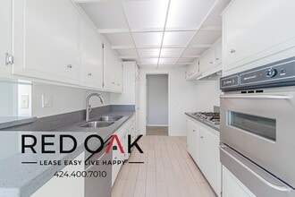 4433 Colbath Ave, Unit 36 in Los Angeles, CA - Foto de edificio - Building Photo