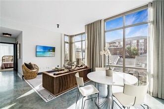 905 Juniper St NE in Atlanta, GA - Building Photo - Building Photo