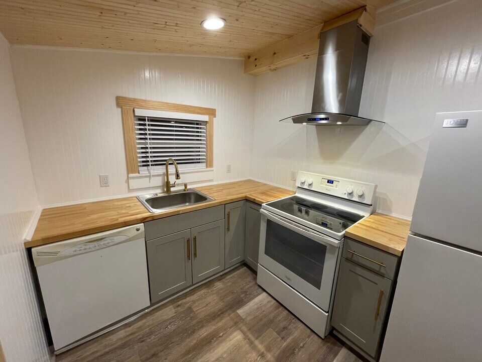 1380 Tioga Ave in Clearwater, FL - Building Photo