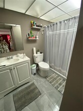 18815 NW 62nd Ave, Unit 103 in Hialeah, FL - Building Photo - Building Photo