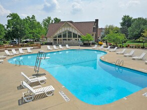 Eastgate Woods Apartments in Batavia, OH - Foto de edificio - Building Photo