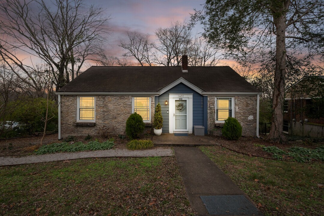 1601 Golf St in Nashville, TN - Building Photo