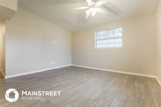 3919 Longhorn Dr in Sarasota, FL - Building Photo - Building Photo