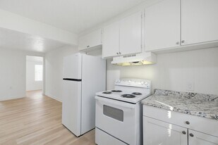 1824 Grayson St in North Charleston, SC - Building Photo