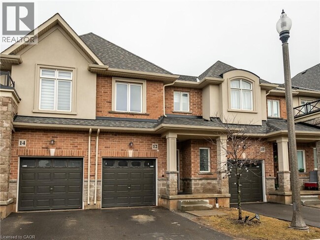 12 Mockingbird Ln in Hamilton, ON - Building Photo - Building Photo