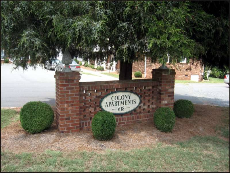 Colony Apartments in King, NC - Building Photo