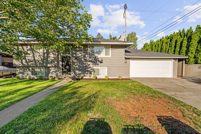 6704 N Cedar St in Spokane, WA - Building Photo - Building Photo
