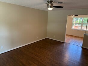 8547 Stillwater Dr in Dallas, TX - Foto de edificio - Building Photo