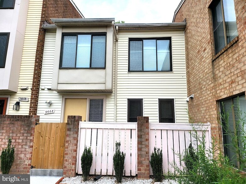 9668 Brassie Way in Montgomery Village, MD - Building Photo