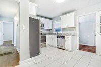 2446 Lynn Iris Dr photo'