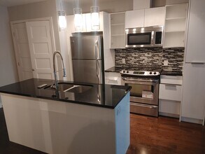 3300 Cavendish Boul in Montréal, QC - Building Photo - Building Photo